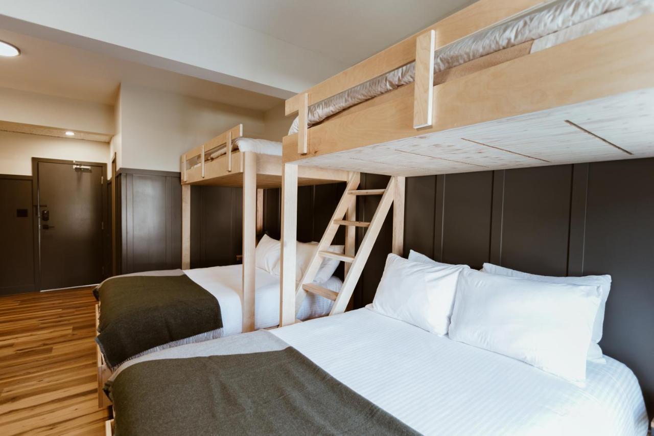 The Flying Steamshovel Inn Rossland Esterno foto