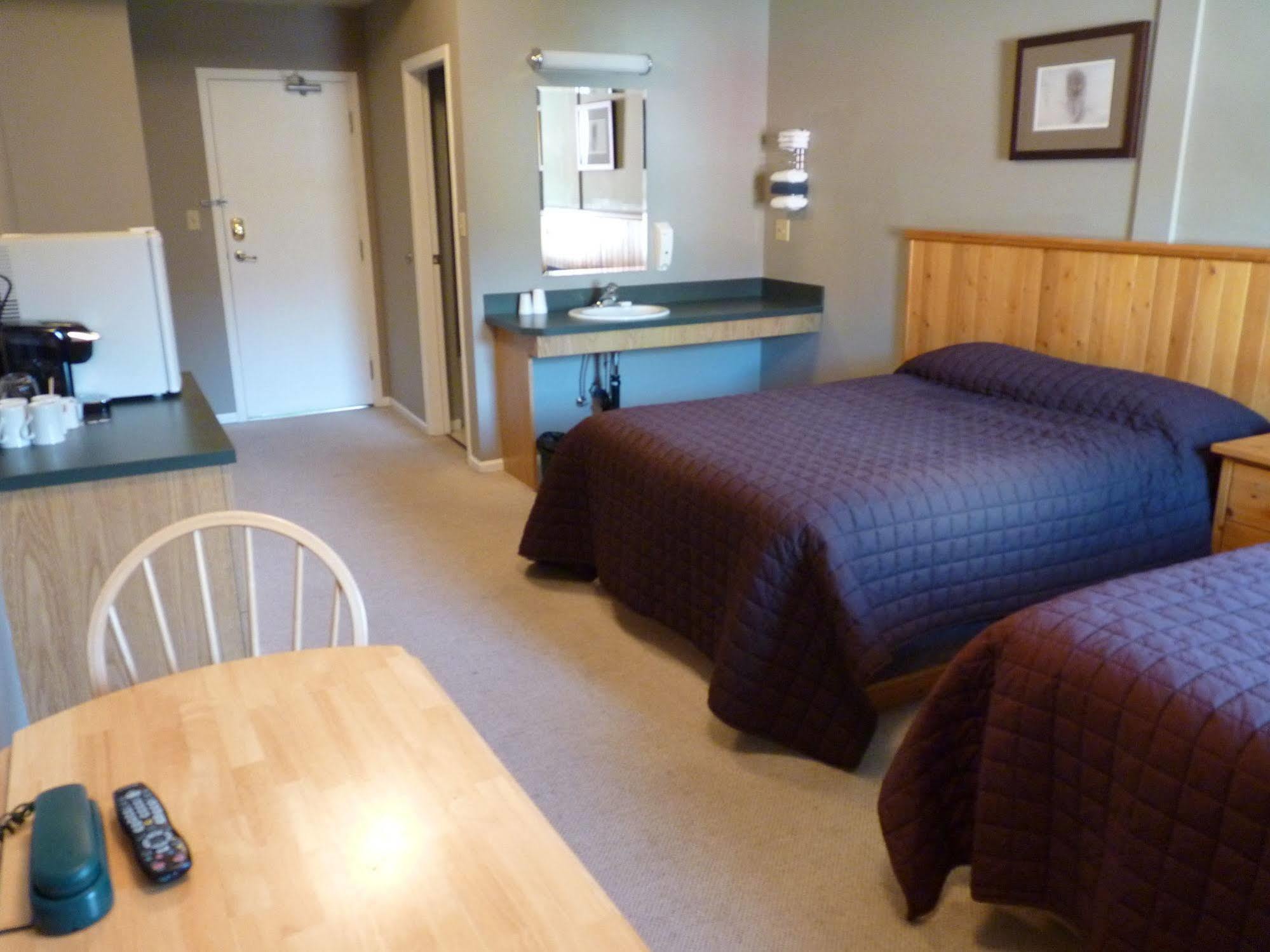 The Flying Steamshovel Inn Rossland Esterno foto