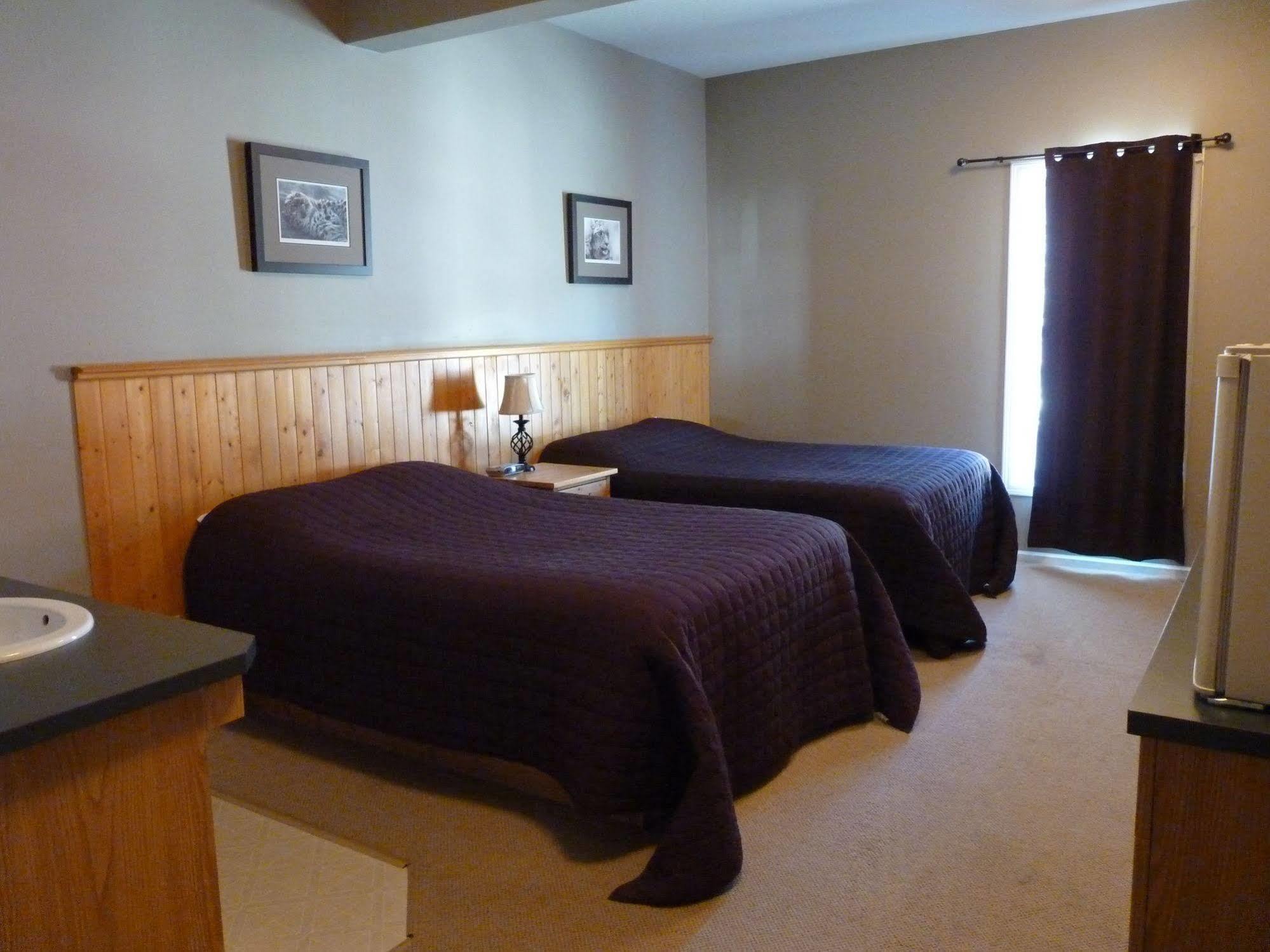 The Flying Steamshovel Inn Rossland Esterno foto
