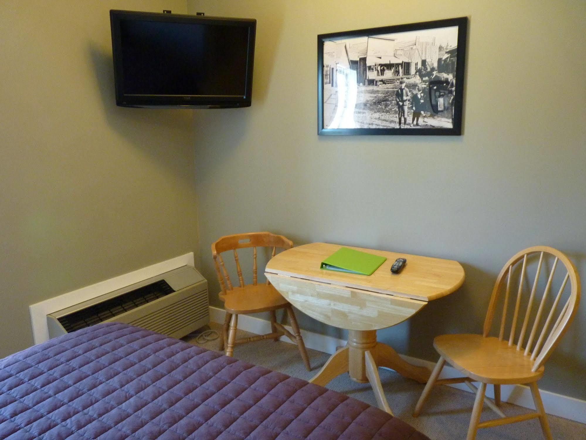The Flying Steamshovel Inn Rossland Esterno foto